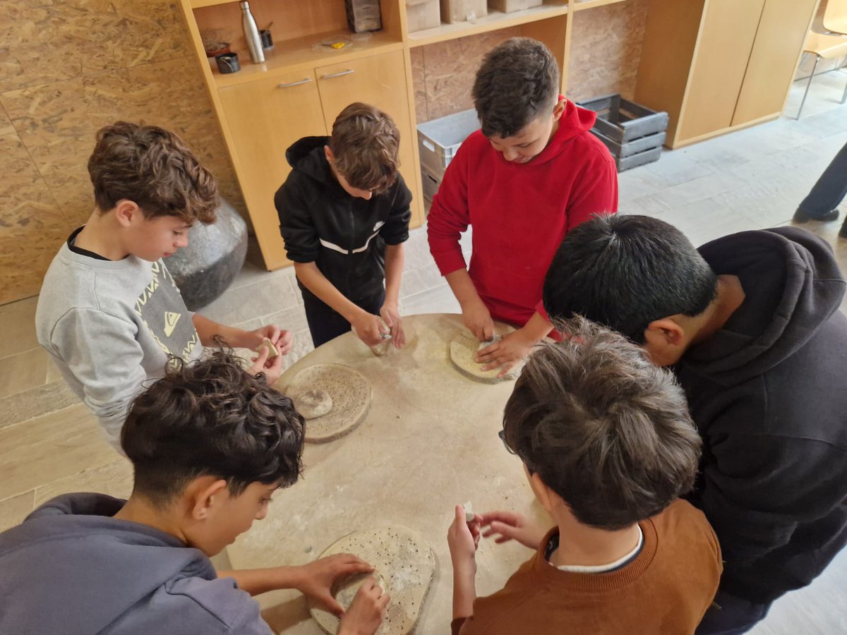 Institut de Sales tweet media