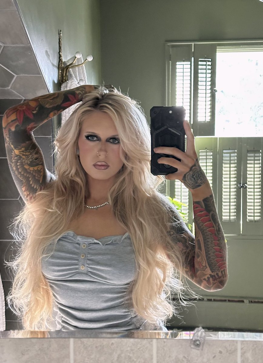 alexis xj👩🏼‍🏭 tweet media