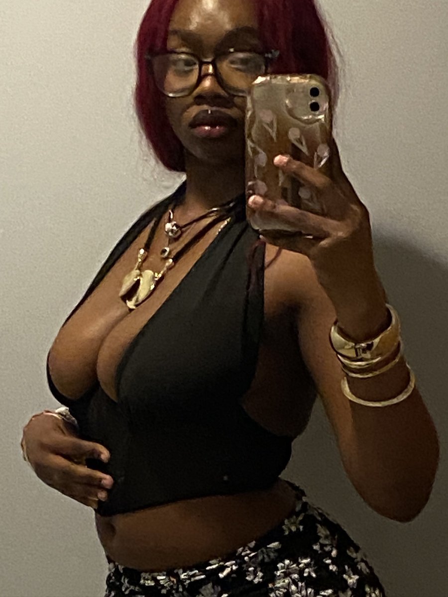 àṣàní ⚢ tweet media