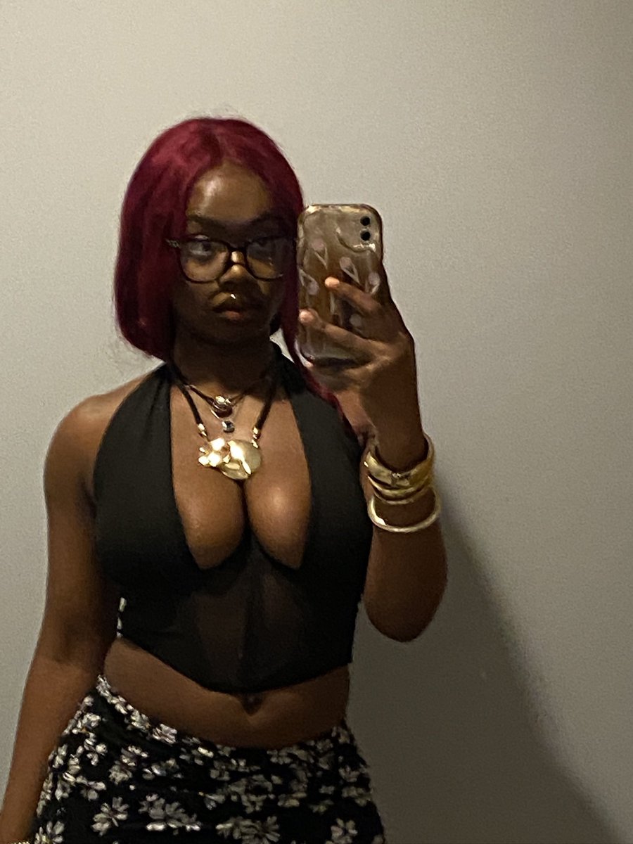 àṣàní ⚢ tweet media