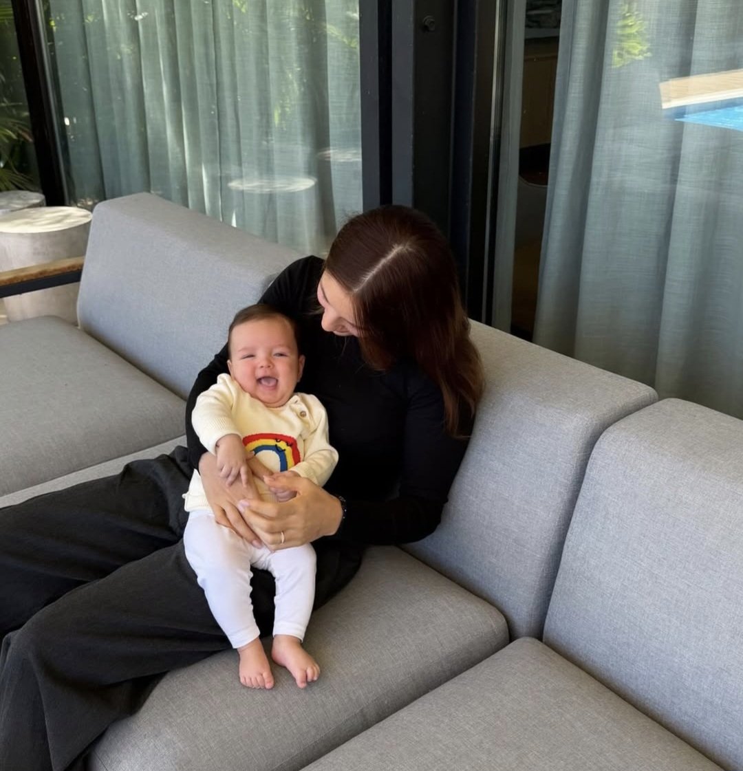 soufla2019's tweet photo. Camila e Milano, filho do Arrascaeta. 🥰 https://t.co/DH91k1hxnW
