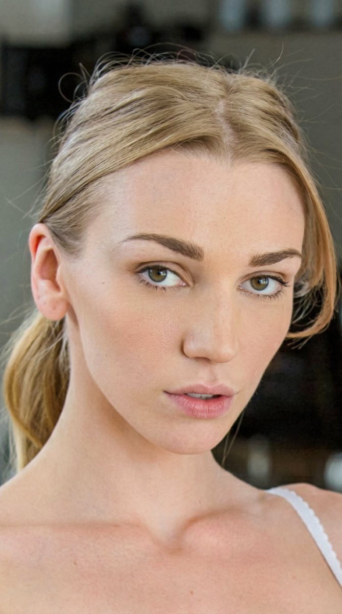 UHQ TWEETS tweet media