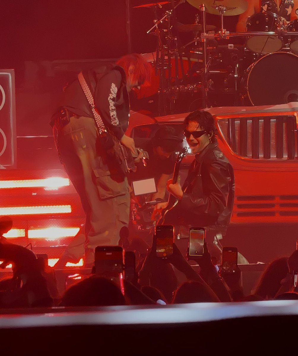 daily muke ꨄ tweet media