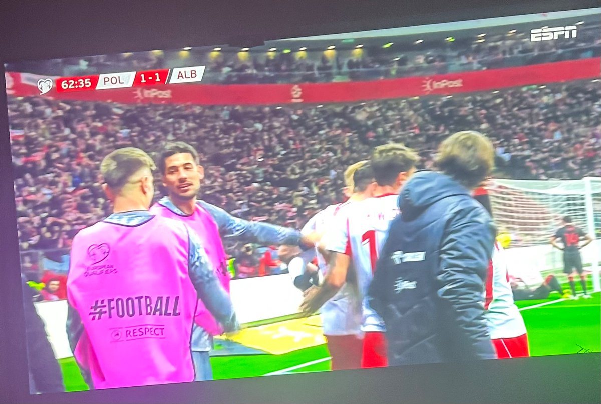 HSVirisyy's tweet photo. WWHAT NO

#uefa #albania #WorldCupUSA #poland #uefawc #uefaqualifiers #worldcup #worldcup2026 #2026worldcup #wcqualifiers #fshf https://t.co/056eVF4t3R
