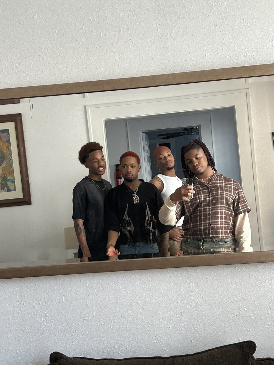 Mr.Cunt 🎀 tweet media