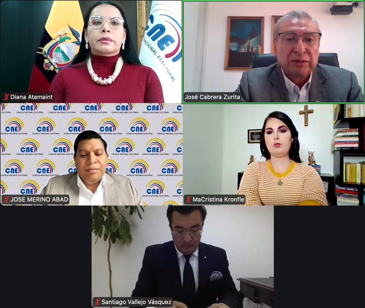 lahistoriaec's tweet photo. Con votos de dos suplentes, porque a los titulares les dio vergüenza. En su tercer intento, el pleno del @cnegobec aprobó este jueves 26 de marzo el informe técnico que sugiere la eliminación de los movimientos políticos Construye, de María Romo, y Unidad Popular, ex MPD, del registro de partidos. El informe se aprobó con la principalización de los vocales suplentes María Kronfle, ex asambleísta socialcristiana, y José Merino, que reemplazaron a los consejeros Elena Nájera y Enrique Pita, quienes se excusaron con cualquier pretexto.