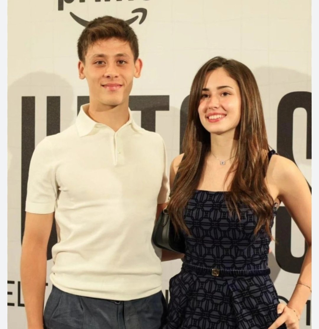 Şereftir Seni Sevmek 💛❤ tweet media