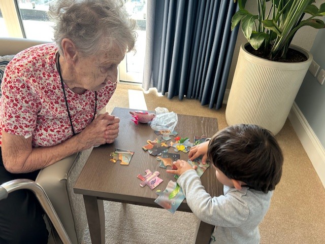 careiscentral's tweet photo. Our teams have been surpassing themselves at #MarigoldHouse with some activities and visitors that have really given extra smiles all-round.

From music to sign language to IT skills and more  - everyone has been getting involved. https://t.co/uzENxk0pmG