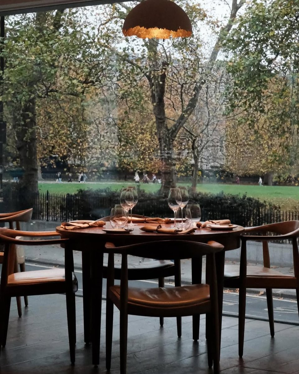 هُنا لندن tweet media