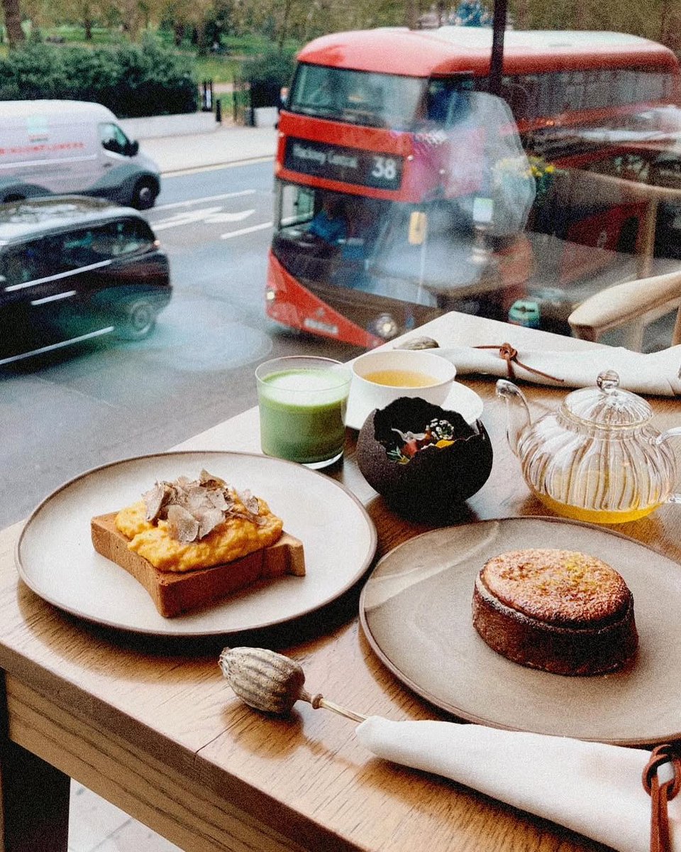 هُنا لندن tweet media