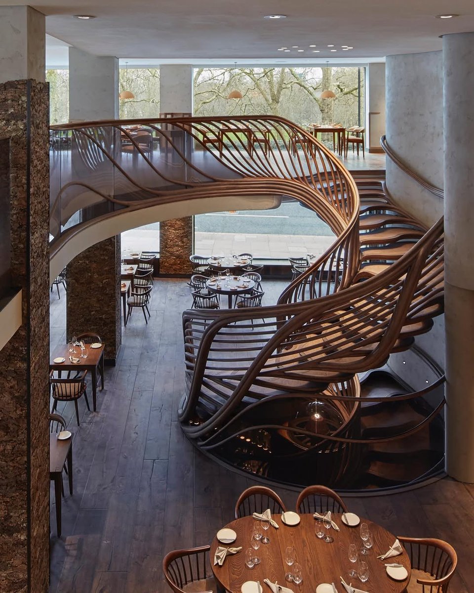 هُنا لندن tweet media