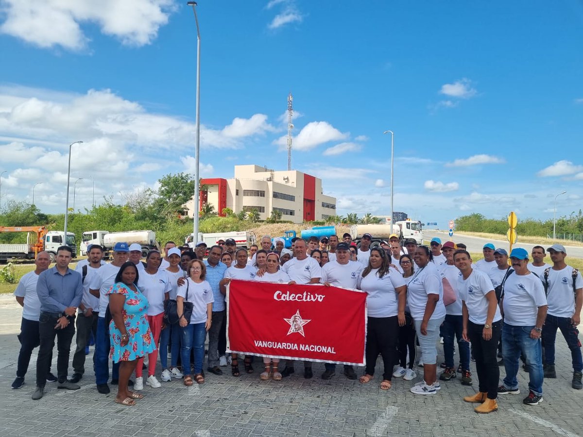 👏 Muchas felicidades para todos los trabajadores de la Empresa de Acueducto y Alcantarillado Aguas Mariel, colectivo laboral al cual le ratificaron la condición de Vanguardia Nacional.
<a href="/OSDE_AyS/">OSDE Agua y Saneamiento</a> <a href="/INRHCuba/">Instituto Nacional de Recursos Hidráulicos</a> <a href="/GladysArtemisa/">Gladys Martínez Verdecia</a>