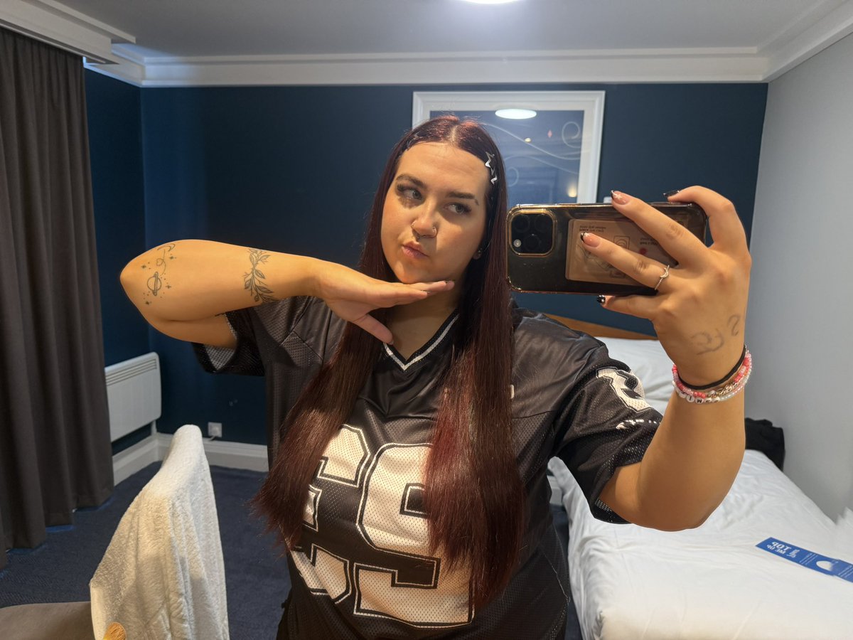 Danielle🍂 tweet media