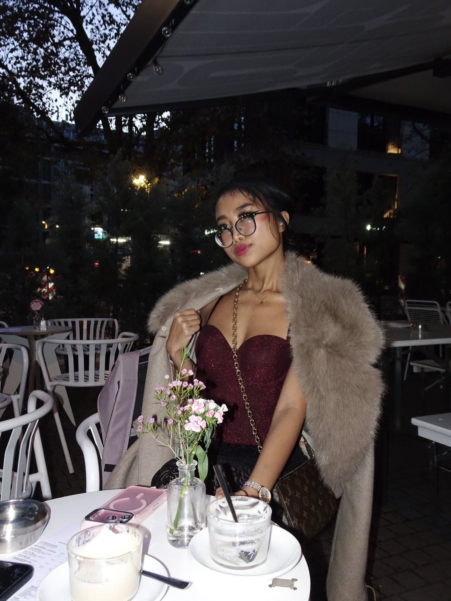 Princessphphaa's tweet photo. Life is so easy if ur beautiful 

Findom femdom rtsub paypigs femdom https://t.co/yoWqNV9EhG