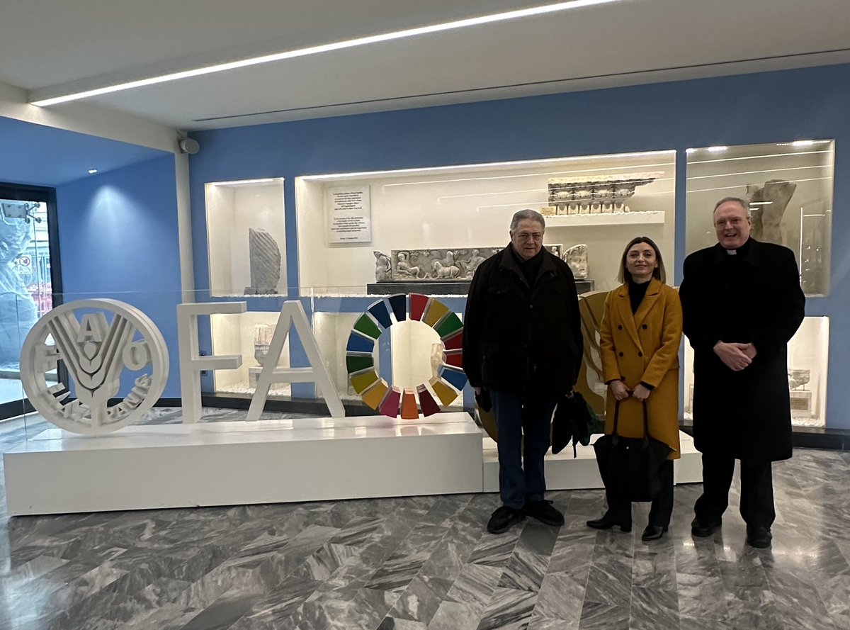 Oggi alla <a href="/FAO/">Food and Agriculture Organization</a> per uno scambio con la Partnerships Unit sulle possibili collaborazioni. Di fronte alla guerra e alle sue conseguenze su sicurezza alimentare, povertà e coesione sociale, il dialogo tra istituzioni e società civile è più necessario che mai. 

<a href="/FAO/">Food and Agriculture Organization</a> <a href="/HolySee_FAO/">Holy See to FAO</a>
