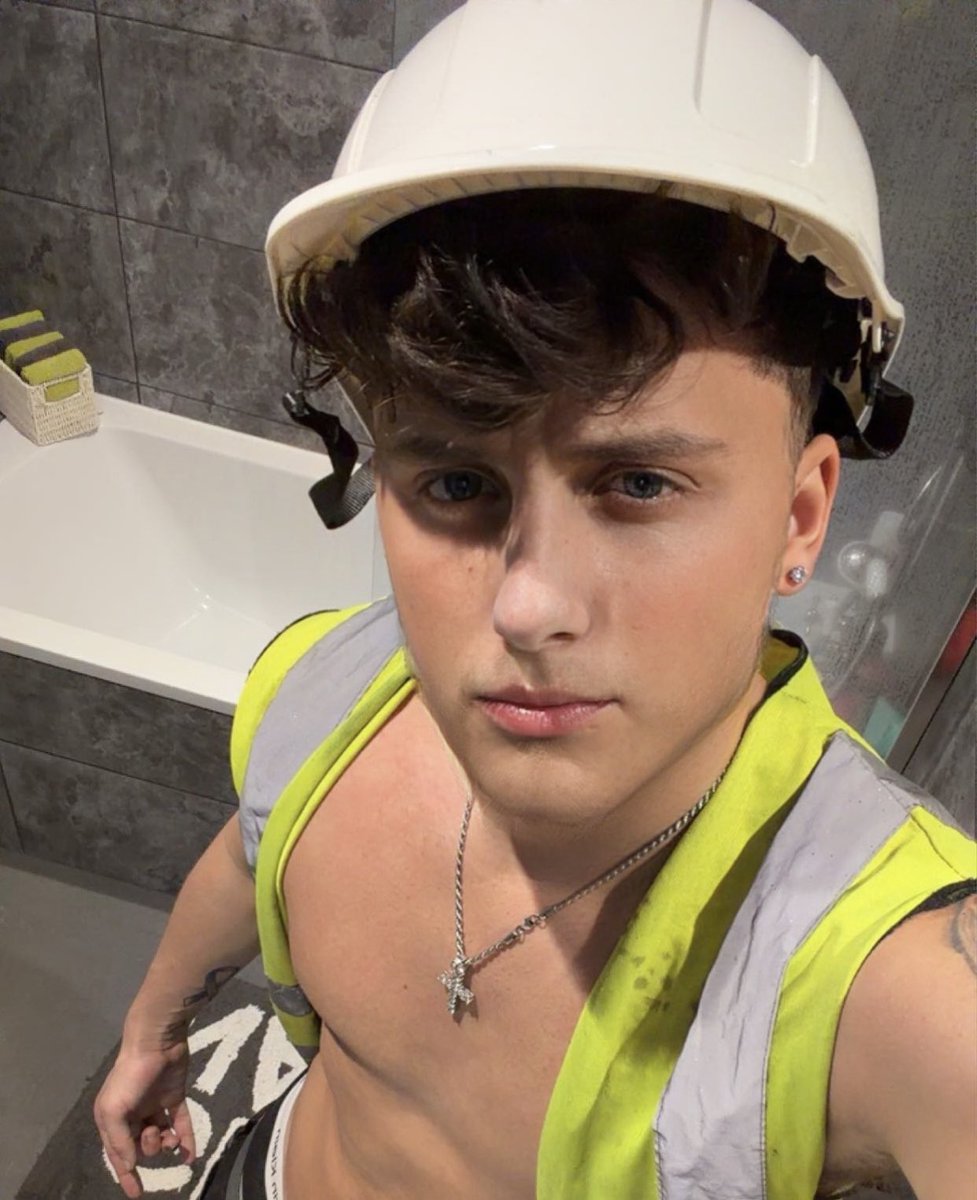 adampotterof's tweet photo. R/T to become one of my clients 😏

#young #ukteen #twink #ukmodel https://t.co/hd85ym8UBp