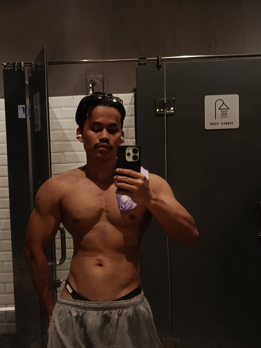 Jiggly (B)uff 🐯 tweet media