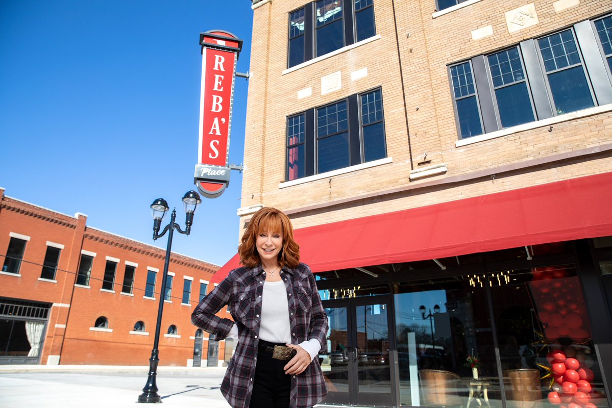 Reba McEntire tweet media