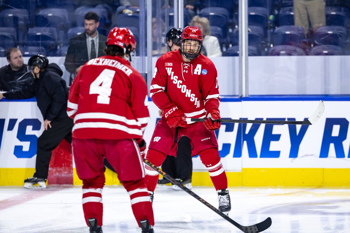 Wisconsin Hockey tweet media