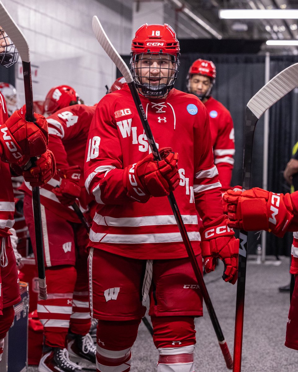 Wisconsin Hockey tweet media