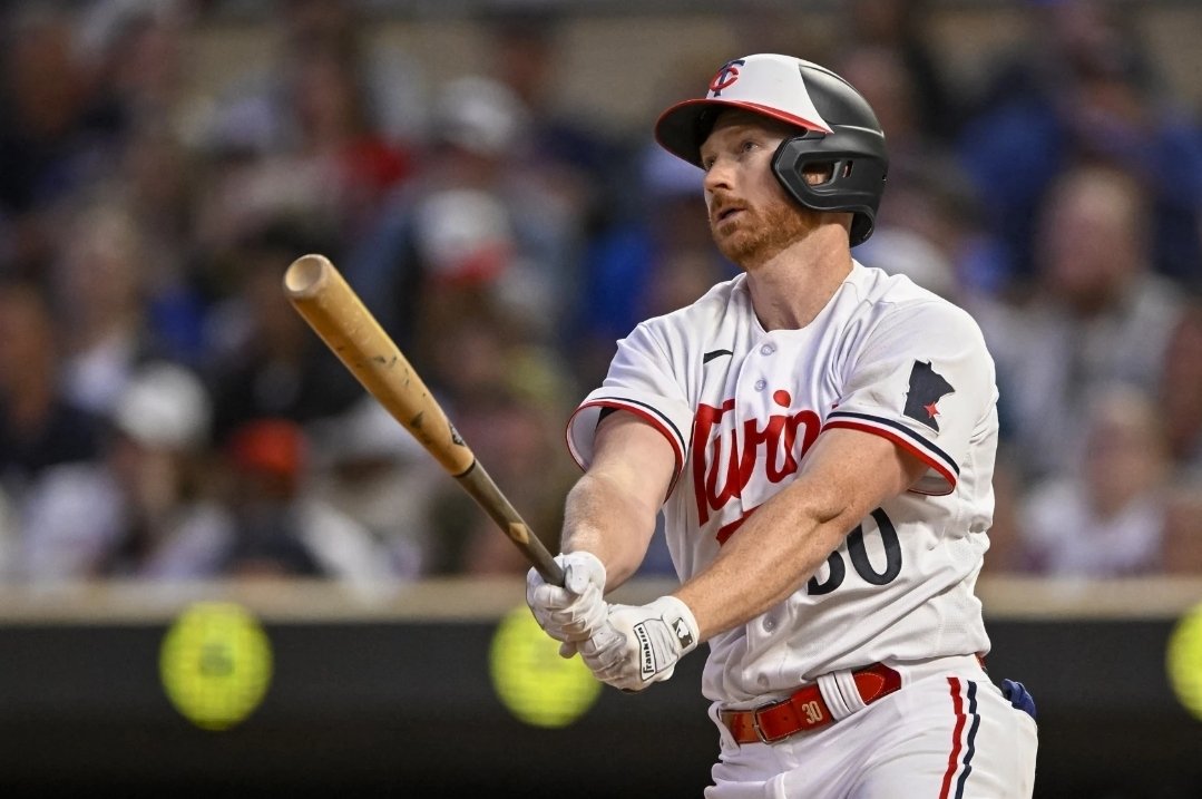 Every Senators/Twins player ever tweet media