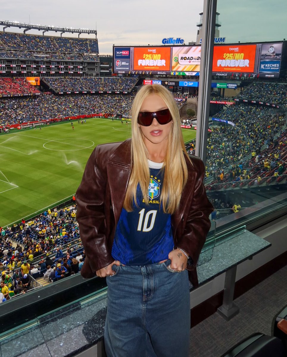 Hanna 🖤 tweet media