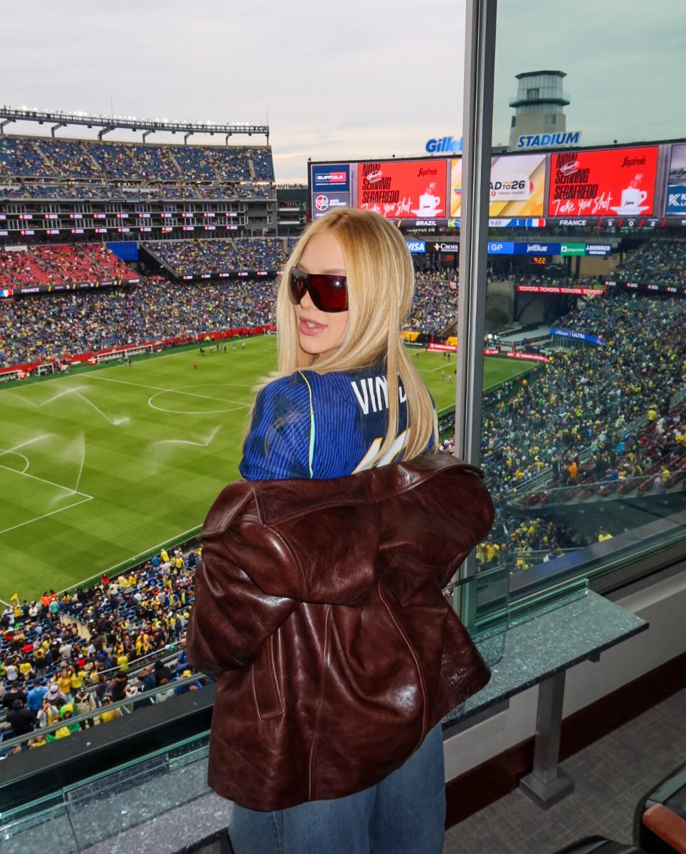 Hanna 🖤 tweet media