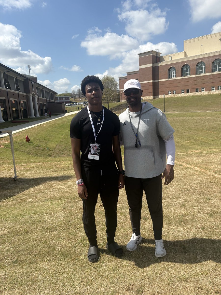 dearian_riley's tweet photo. I had a great day at Troy spring practice today 💪🏾💪🏾 @CoachBanks2008 @troy_report @TroyTrojansFB @SYL_FB @CoachLStrick @Coach_Strick_ @CoachCarr_87 @HallTechSports1 @_SouthernXpress https://t.co/WnJYRnZ5F5