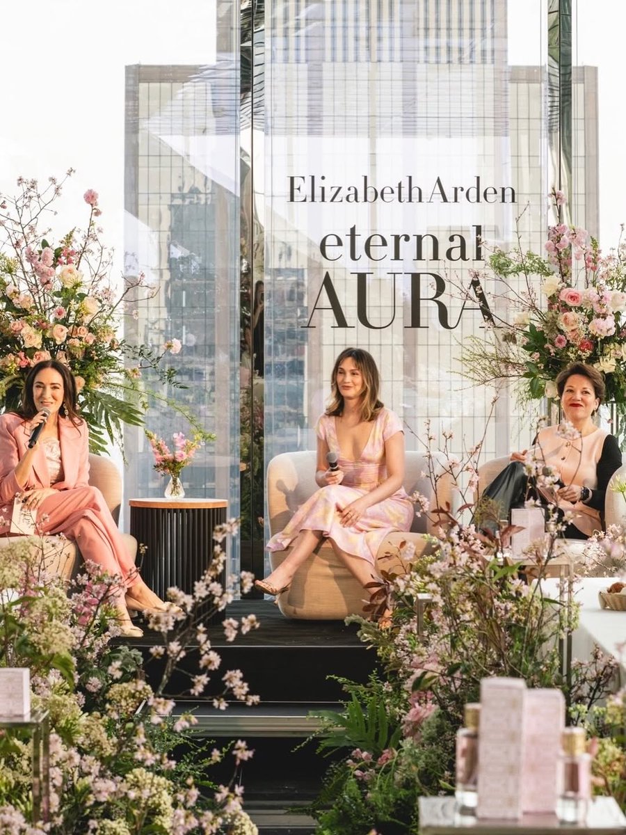 Leighton Meester Daily tweet media