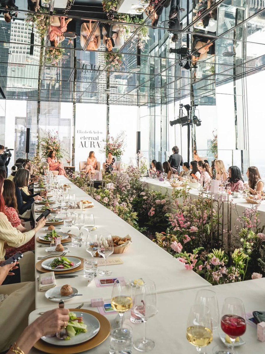 Leighton Meester Daily tweet media