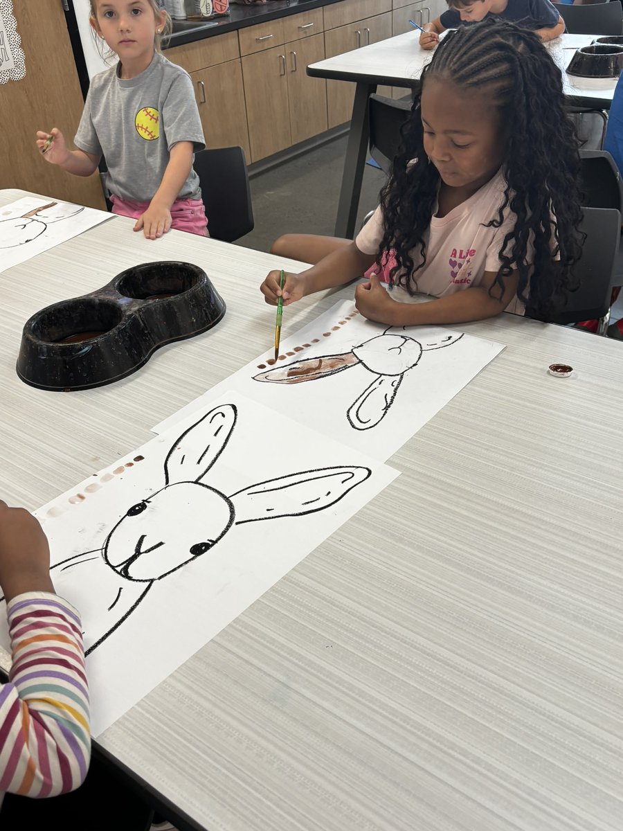 Mrs. Samberson and her amazing artists! tweet media