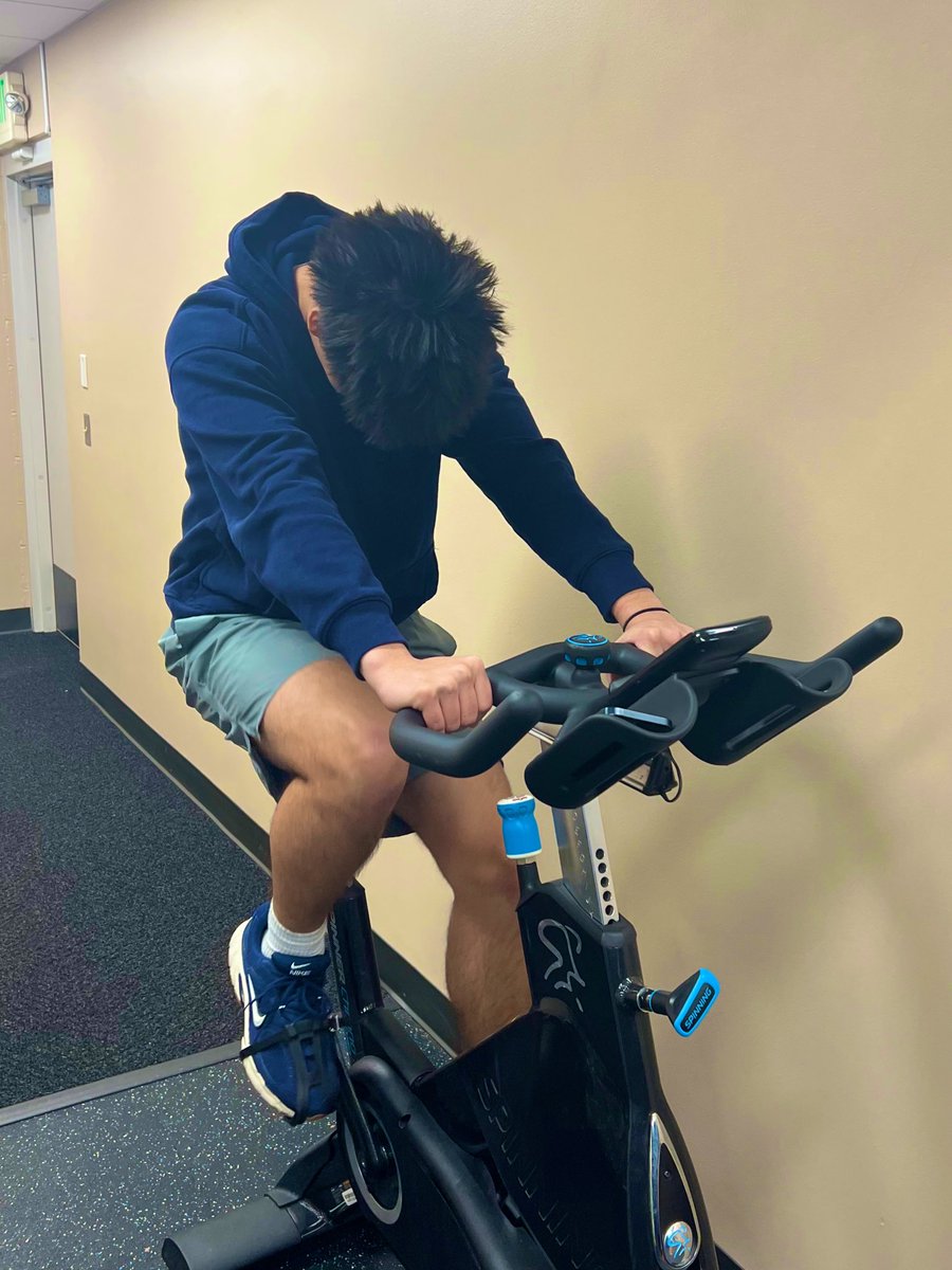 CMFinch2027's tweet image. Taking care of my body before hitting the road. 🚲💪✈️

2027 || 6’1” || 185 lbs || DB/WR/QB 
GPA 4.0 weighted/3.59 unweighted || @aws_football (WA) || charles_finch@aw.org || 253.337.5162 
📽️:hudl.com/video/3/236519…

#grindseason #offseasonwork #AWSFootball #ClassOf2027