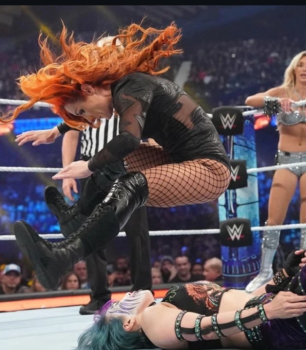 stateV123's tweet photo. Call me the Queen of WWE https://t.co/bPzx7AlqzW