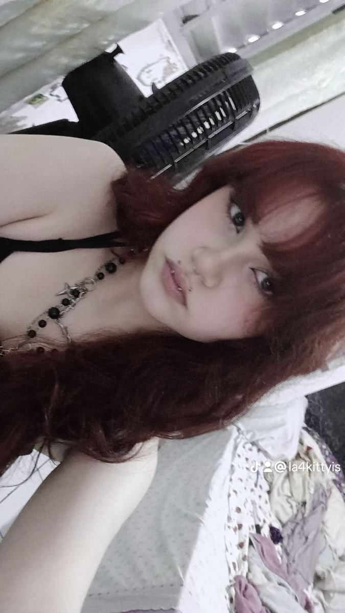 laura nádega esquerda do hyunjin |𝙑𝙄𝙐 𝙊 𝙎𝙆𝙕 tweet media