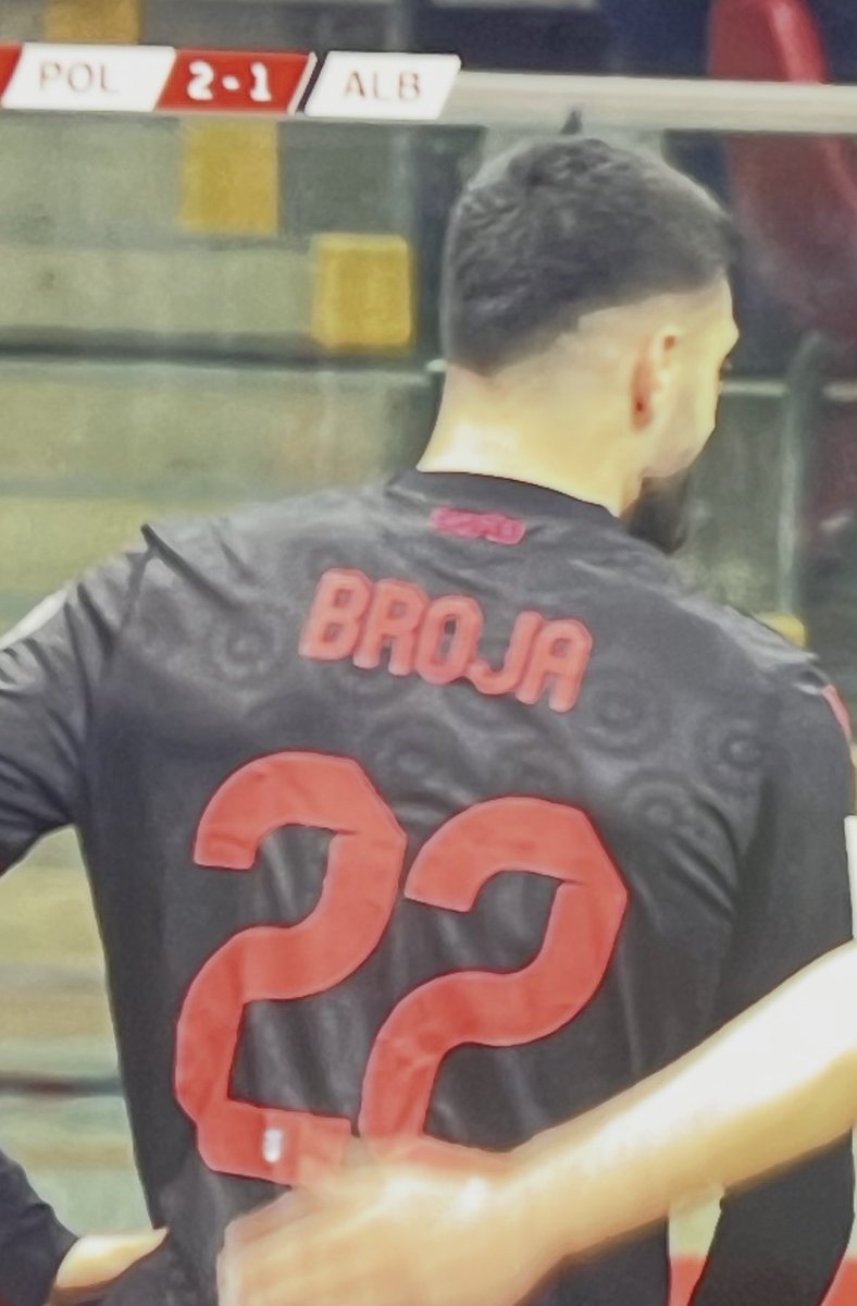 Artysta znany kiedyś jako Franciszek Smóda tweet media