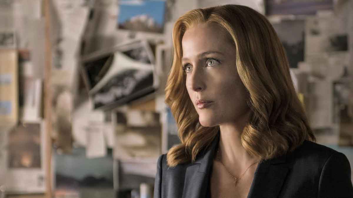 Cinemascomics's tweet photo. Gillian Anderson ya ha leído el guion del nuevo Expediente X y revela su opinión 🛸 La actriz deja abierta la puerta al regreso de Dana Scully en el reinicio de Ryan Coogler https://t.co/iYpPPtDE95 #GillianAnderson #ExpedienteX #TheXFiles #DanaScully #RyanCoogler #Hulu #Series #CienciaFiccion