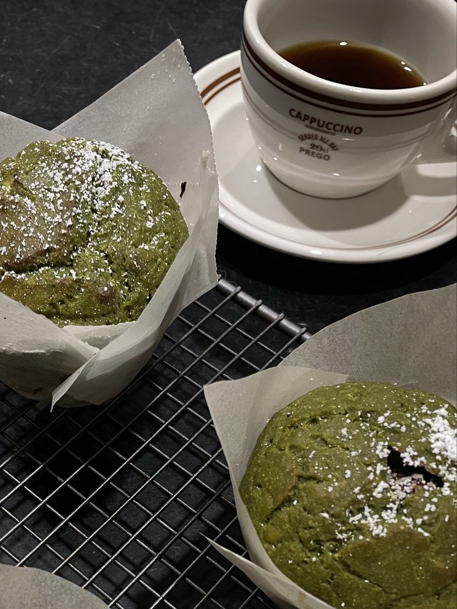 Just_Marsian's tweet photo. Today’s baking episode: matcha banana rice flour muffin stuffed with Oreo mini cream eggs https://t.co/ucY48huQbp