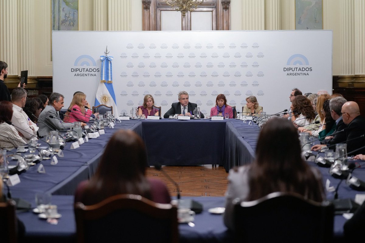 Agustín Rossi tweet media