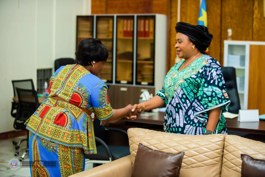 S_mumba's tweet photo. "J’ai eu le plaisir de recevoir en audience Madame Madeleine Lukanda, du Secrétariat National de Renforcement des Capacités (@Senarec_RdCongo), Conseillère technique chargée de mon accompagnement dans le cadre du projet « #ToSimbana », initié par @ONUFemmesRDC."
@MutitaClotilde https://t.co/rzGJHpzv33