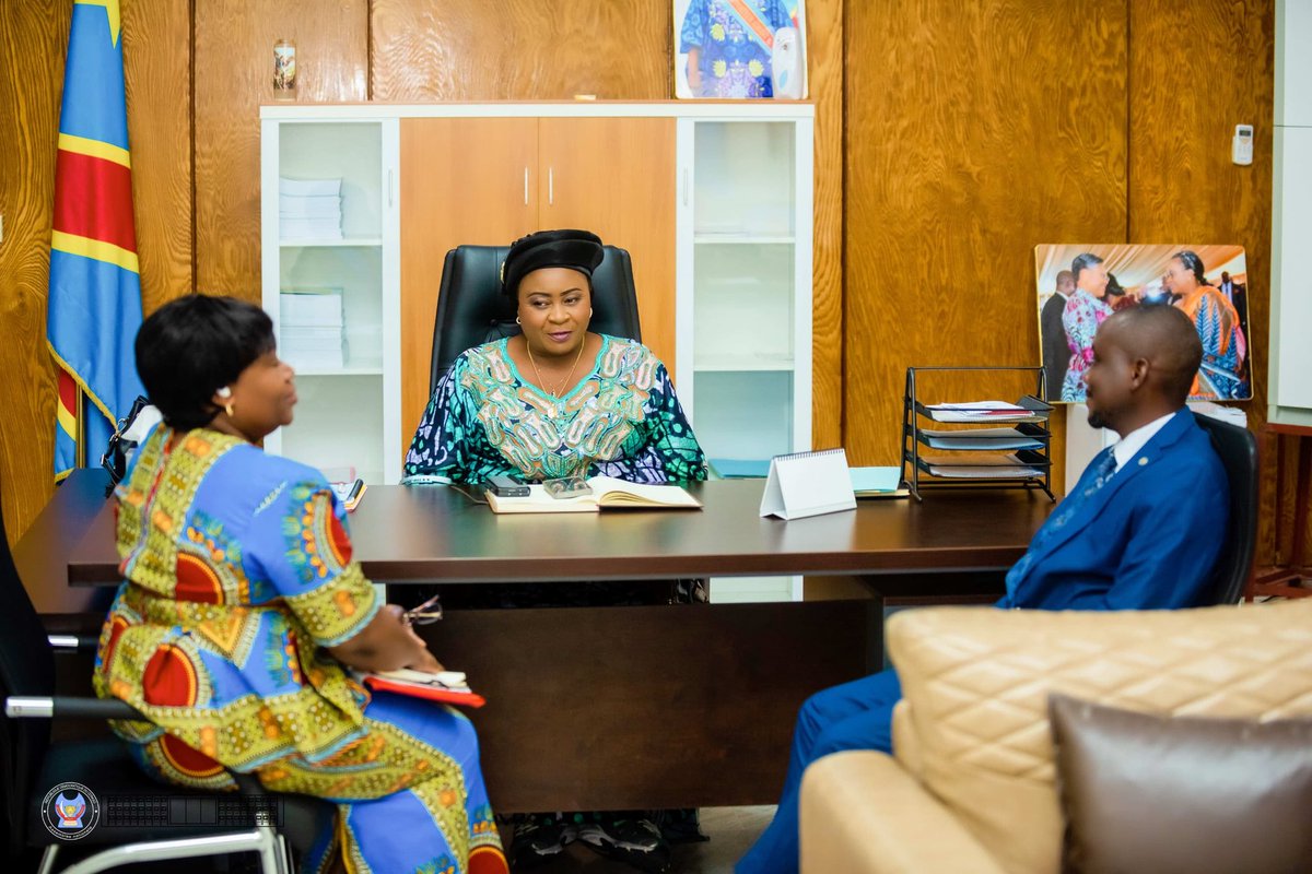 S_mumba's tweet photo. "J’ai eu le plaisir de recevoir en audience Madame Madeleine Lukanda, du Secrétariat National de Renforcement des Capacités (@Senarec_RdCongo), Conseillère technique chargée de mon accompagnement dans le cadre du projet « #ToSimbana », initié par @ONUFemmesRDC."
@MutitaClotilde https://t.co/rzGJHpzv33