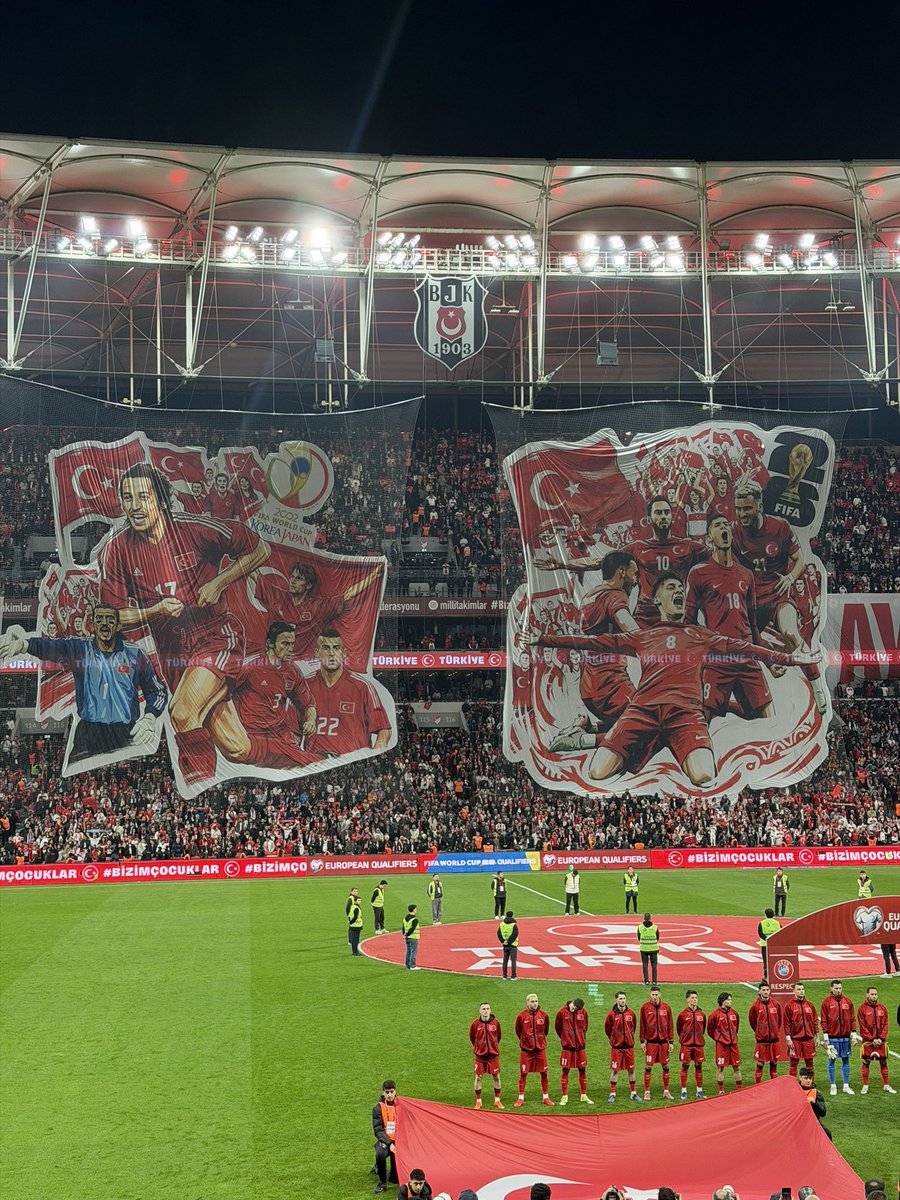 ozkanozzturk's tweet photo. Çok şükür🙏🏻 Kaldı sadece 1 maç🔥 Stadyumda bu tarihi anlara tanıklık ettik. Harikasınız çocuklar🇹🇷🇹🇷🇹🇷 @MilliTakimlar https://t.co/45aMytJG4L