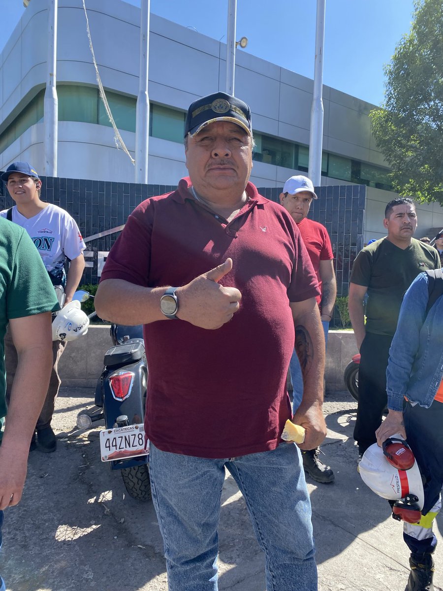 Frenteseccio62's tweet photo. 📣La unidad en el distrito Fresnillo es la base para seguir fortaleciendo nuestro trabajo y la defensa de los derechos de las y los trabajadores👷🏻♀️👷🏻♂️. Con el liderazgo de nuestro secretario general nacional, don @CarlosPavonC ,
#UnidadSindical #DistritoFresnillo #FuerzaMinera https://t.co/e3uMSWETTM