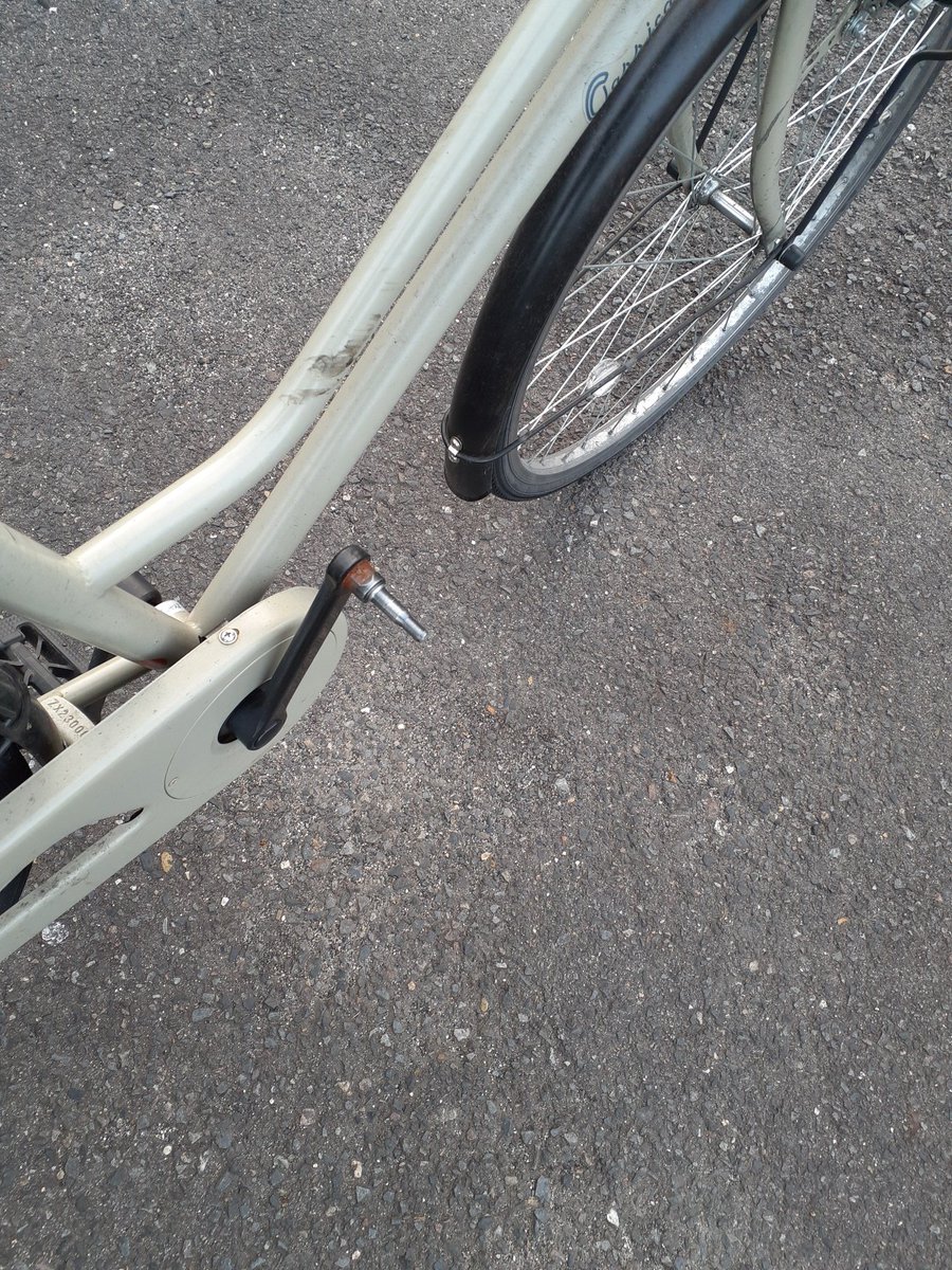 ペダル取れてこげない😭