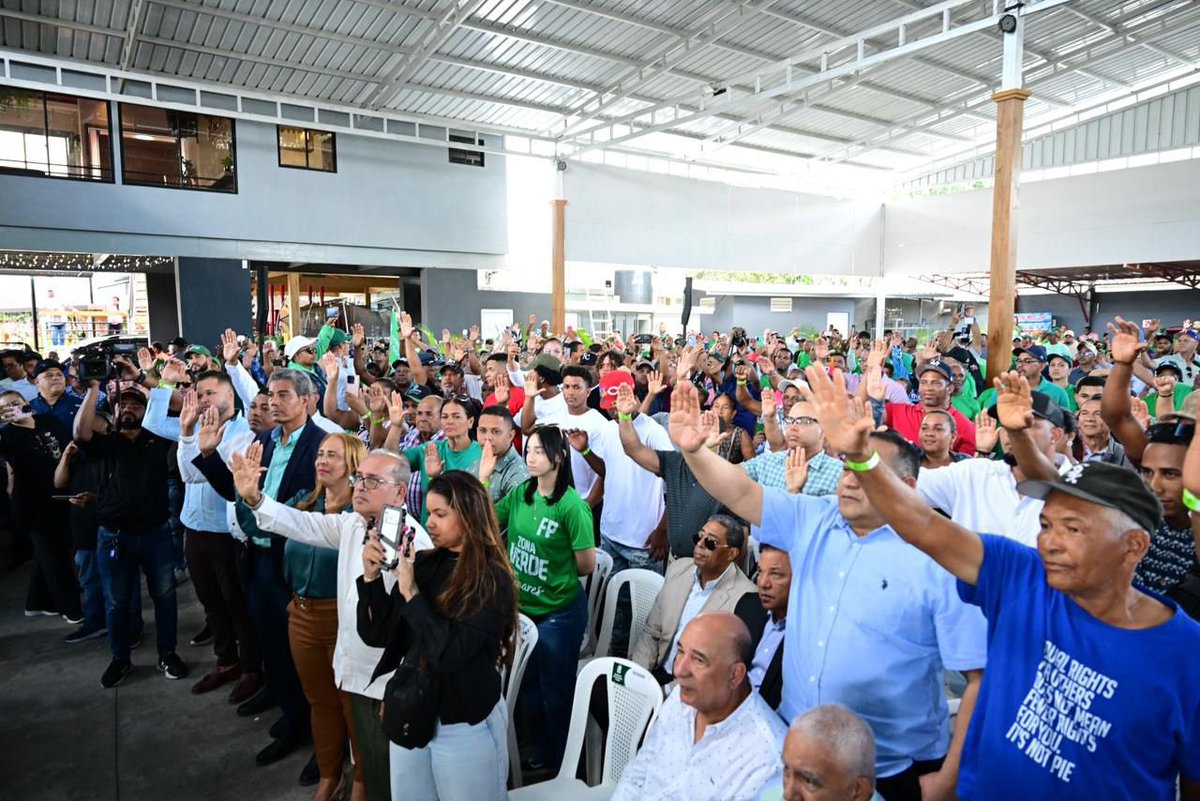 #FPComunica |

La incorporación de líderes comunitarios, profesionales y dirigentes políticos fortalece la estructura de la #FuerzaDelPueblo en la provincia.

#LeonelEnTenares | #FPCrece