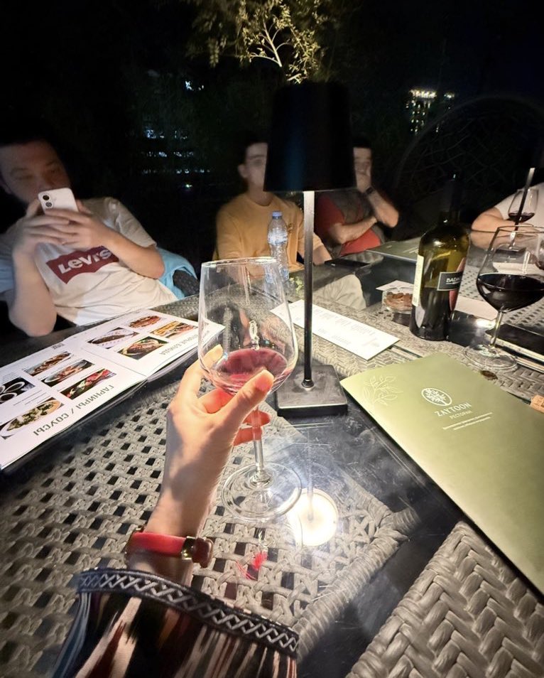 Parizodning kundaligi tweet media