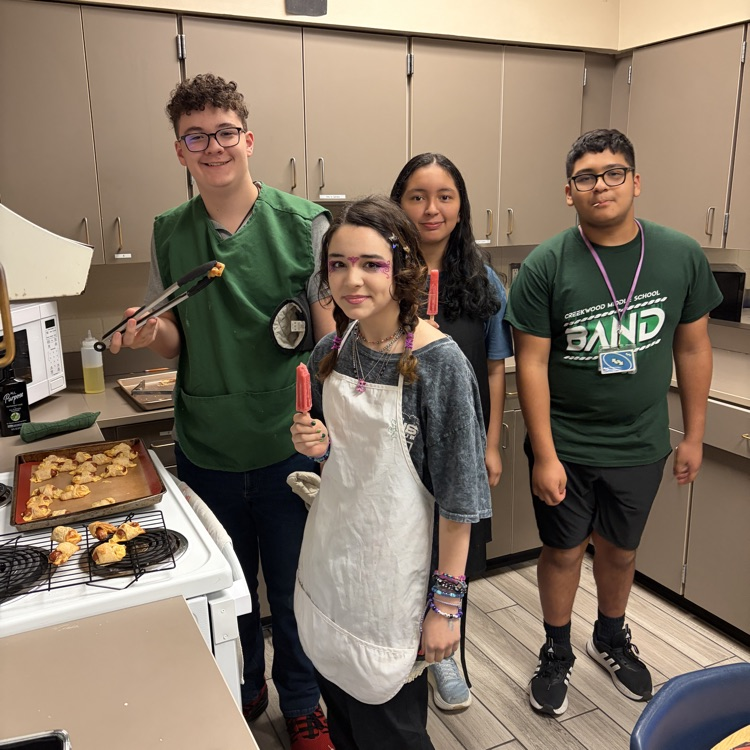 HumbleISD_CMS's tweet image. Culinary students stepped up to the plate with baseball-themed snacks for Astros Opening Day! ⚾🌭 From meat &amp;amp; cheese sliders to pigs in a blanket and “ballpark bars,” they knocked it out of the park while treating our staff. Now that’s a grand slam! #TheColtWay