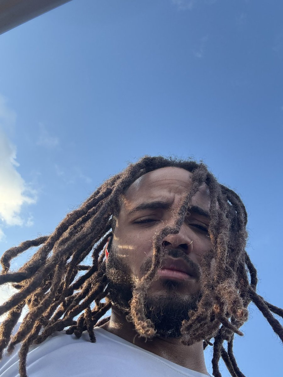 6 AM.
6 miles a day. 
Conditioning my wind.