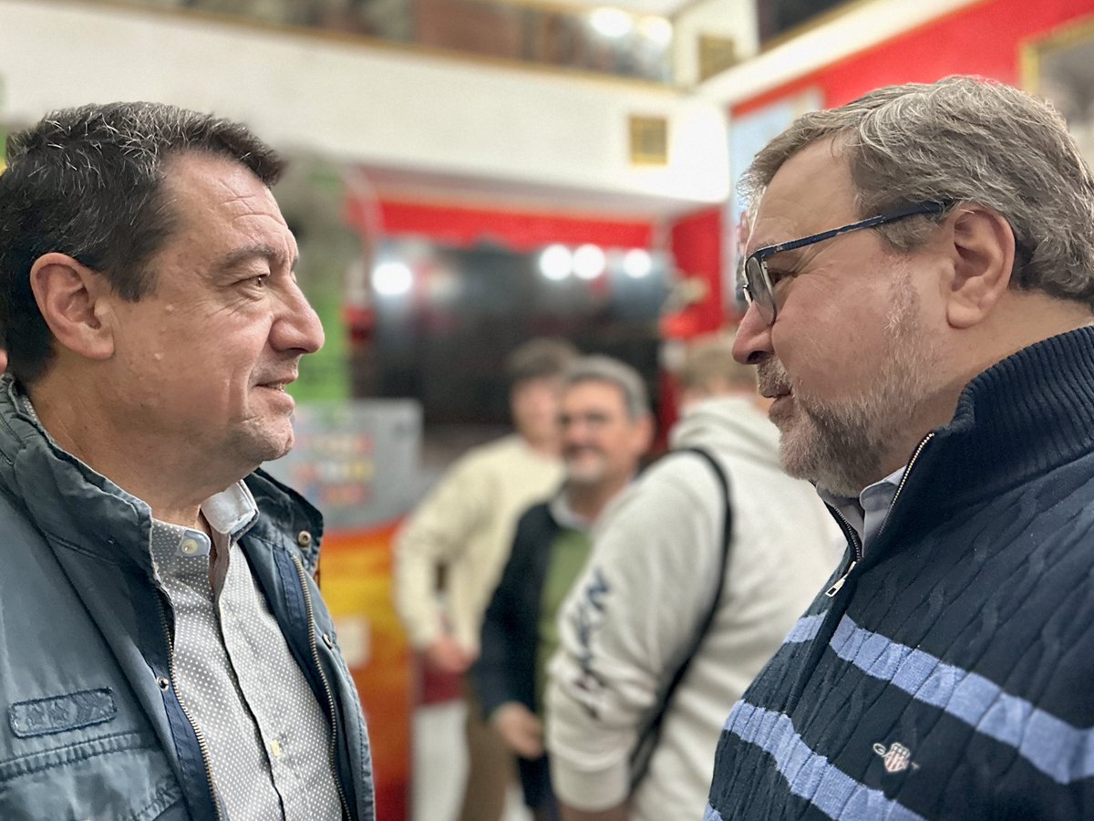 czambranogr's tweet photo. Hoy se ha presentado una nueva edición del itinerario de #SemanaSanta ‘#ElRefrigerio’ en el bar cofrade La Cerería, un acto al que no podía faltar.
Este itinerario está editado por @Asihtur_SanFdo, la Asociación Isleña de Hostelería y Turismo de #SanFernando, que realiza un gran esfuerzo para promover el tejido económico de nuestra ciudad.