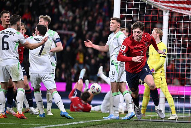 My fucking centre half 😮‍💨 🇨🇿