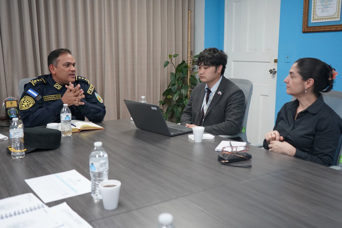 Universidad Nacional de la Policía de Honduras tweet media